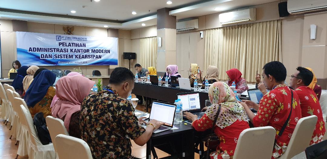 PELATIHAN ADMINISTRASI KANTOR MODERN DAN SISTEM KEARSIPAN